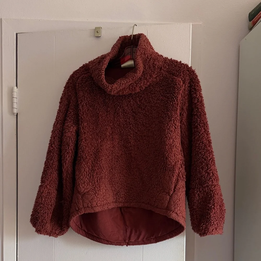 Lululemon Cozy Turtleneck Sherpa Pullover Sweater - Deep Burgundy